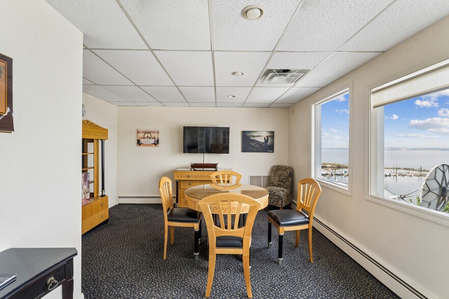 More Photos Of 62 Cove St, New Haven Specialty For Sale