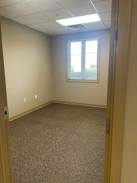 More Photos Of 1710 E Arlington Blvd, Greenville Office For Sale