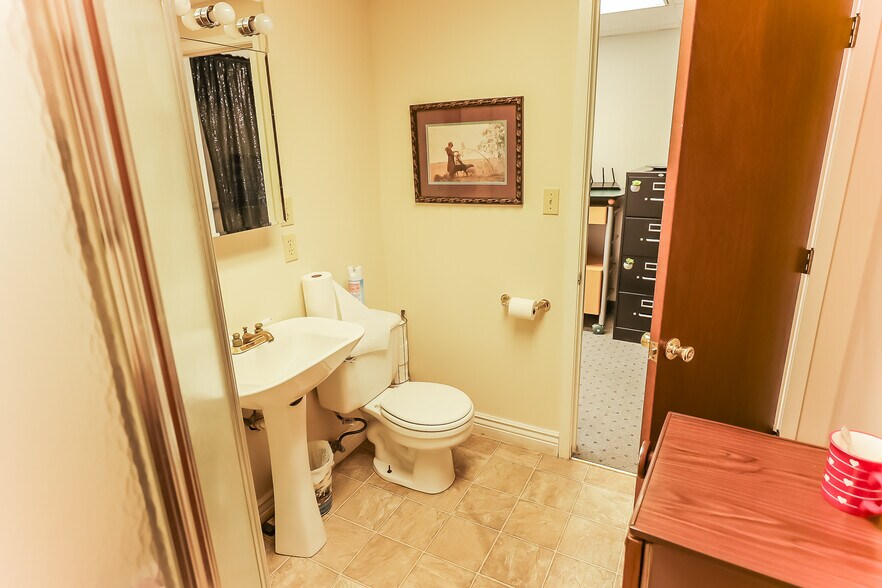 More Photos Of 5805 HWY 135, Gladewater Flex For Sale