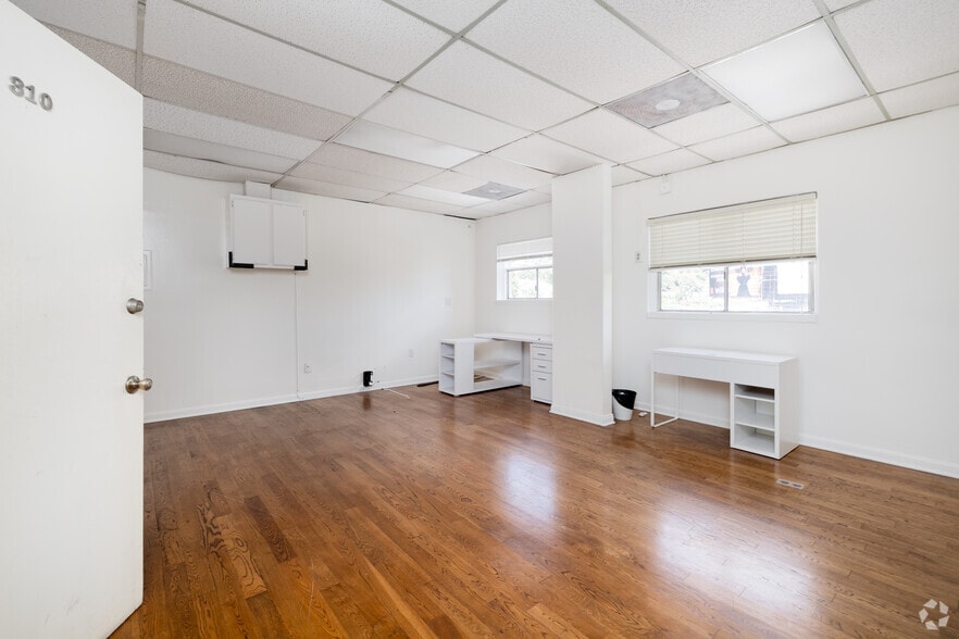 More Photos Of 8228 W Sunset Blvd, Los Angeles Office For Lease