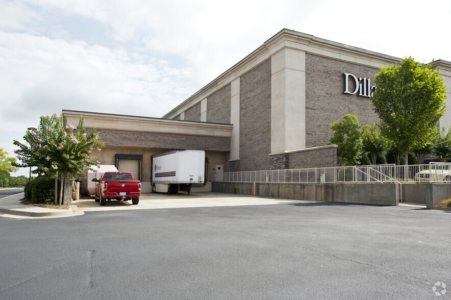 More Photos Of 370 Newnan Crossing Byp, Newnan Restaurant For Lease