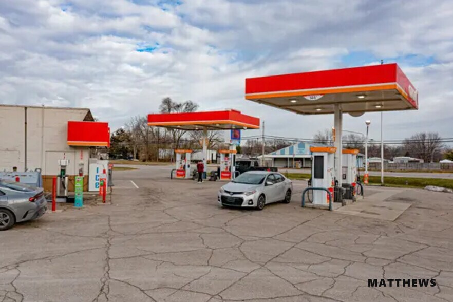 More Photos Of 606 N Main St, North Webster Convenience Store For Sale