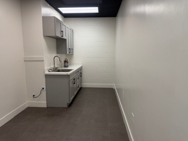 More Photos Of 917-935 W Texas St, Fairfield Storefront For Lease