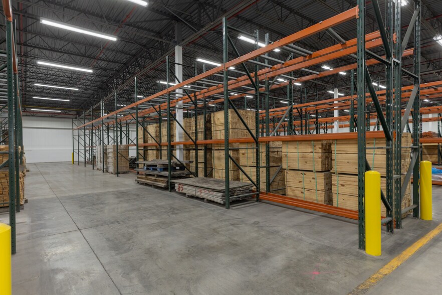 More Photos Of 955 E Diamond Ave, Evansville Manufacturing For Lease