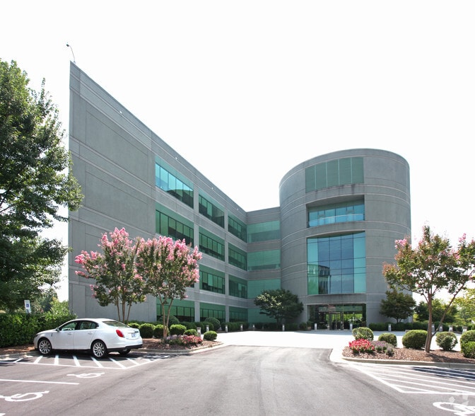 More Photos Of 714 Green Valley Rd, Greensboro Office For Sale