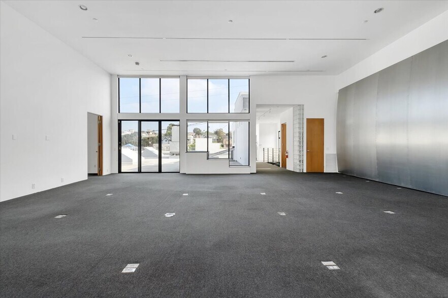 More Photos Of 2525 Main St, Santa Monica Office For Lease