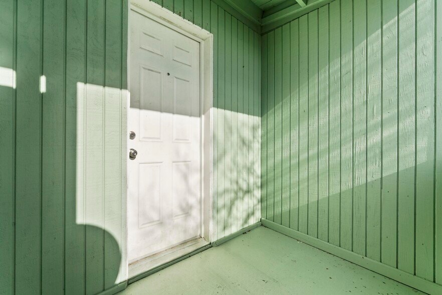 More Photos Of 746 Maple St, Bridgeport Apartments For Sale