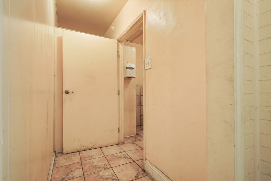 More Photos Of 1108 E 84th Pl, Los Angeles Religious Facility For Sale