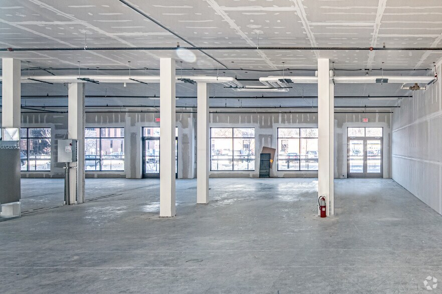 More Photos Of 2418 Winnebago St, Madison Apartments For Lease