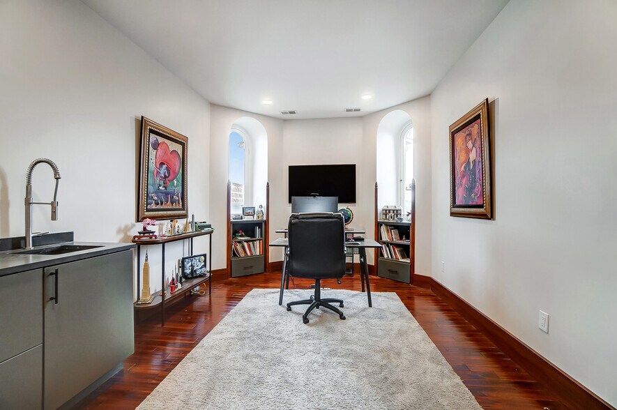 More Photos Of 208 W Monument Ave, Dayton Office Residential For Sale