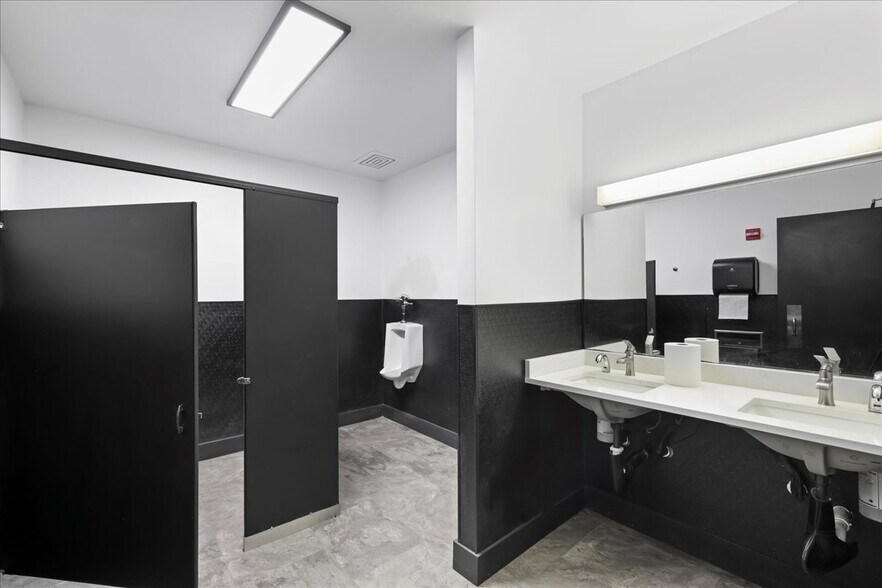 More Photos Of 1650 W Bakerview Rd, Bellingham Restaurant For Sale