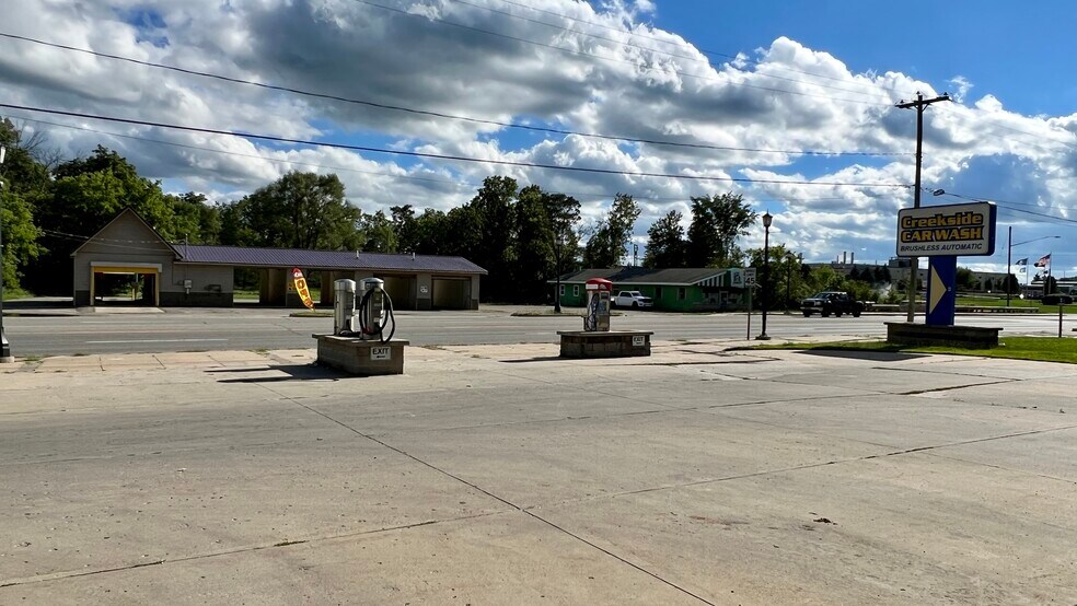 More Photos Of 506 W 7th St, Evart Carwash For Sale