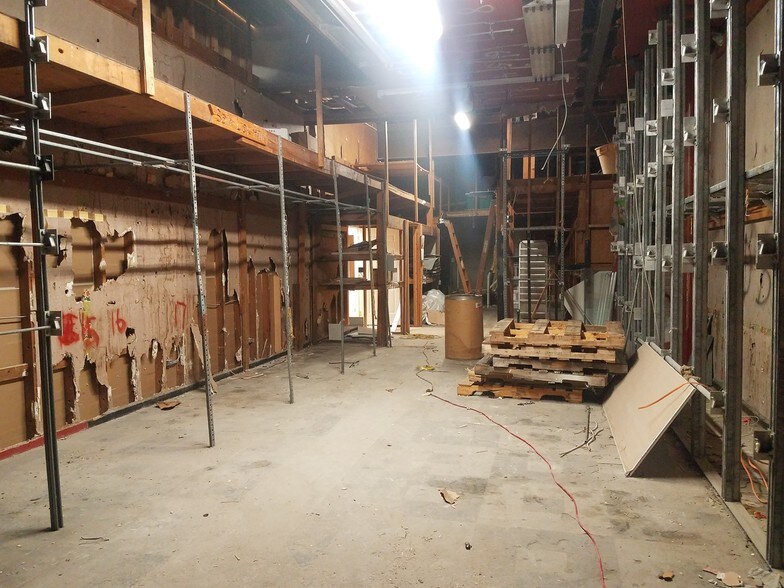 More Photos Of 143 W Main St, Bay Shore General Retail For Sale