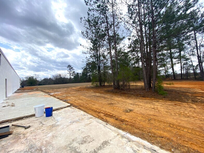 More Photos Of 1212 F.R. Huff Dr, St Matthews Industrial For Sale