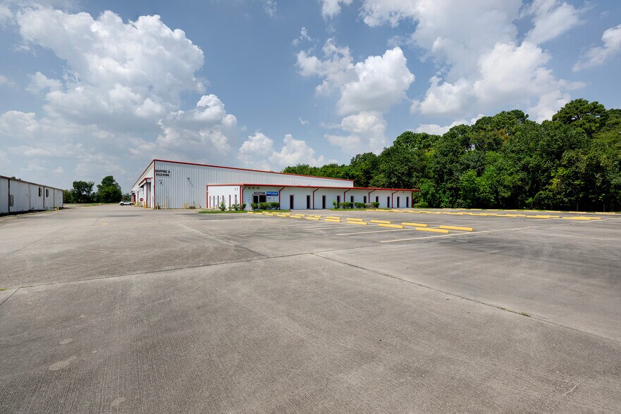 More Photos Of 11939 Aldine Westfield Rd, Houston Manufacturing For Lease