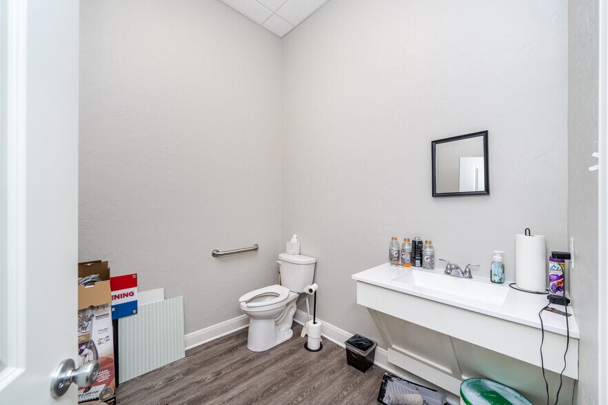 More Photos Of 307 US Highway 271 N, Gilmer Storefront Retail Office For Lease