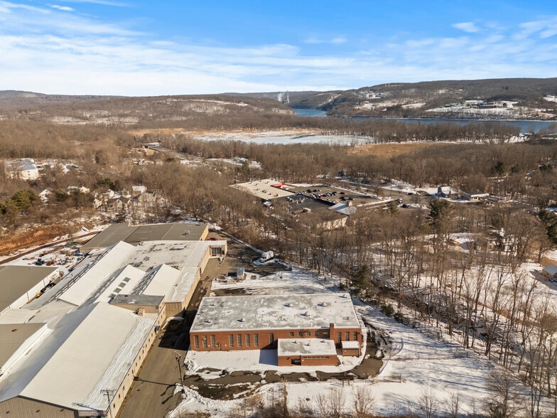 More Photos Of 251 Freestone Ave, Portland Manufacturing For Sale