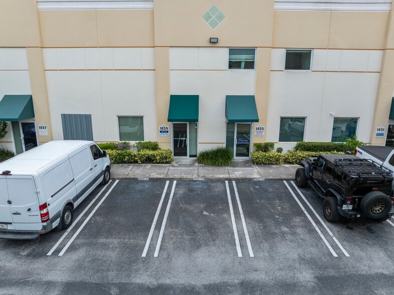 More Photos Of 1011-1039 NW 31st Ave, Pompano Beach Manufacturing For Lease
