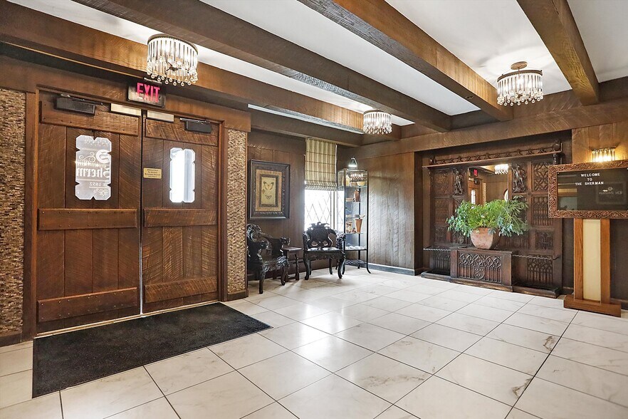 More Photos Of 35 S Main St, Batesville Warehouse For Sale