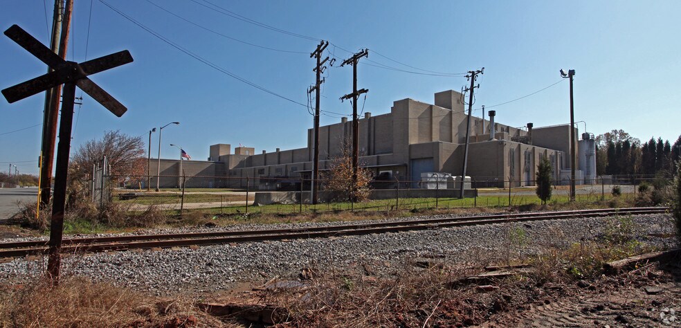 Primary Photo Of 4825 Hovis Rd, Charlotte Warehouse For Lease
