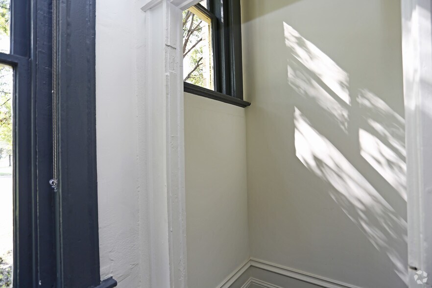More Photos Of 401 N Carroll Ave, Dallas Apartments For Sale