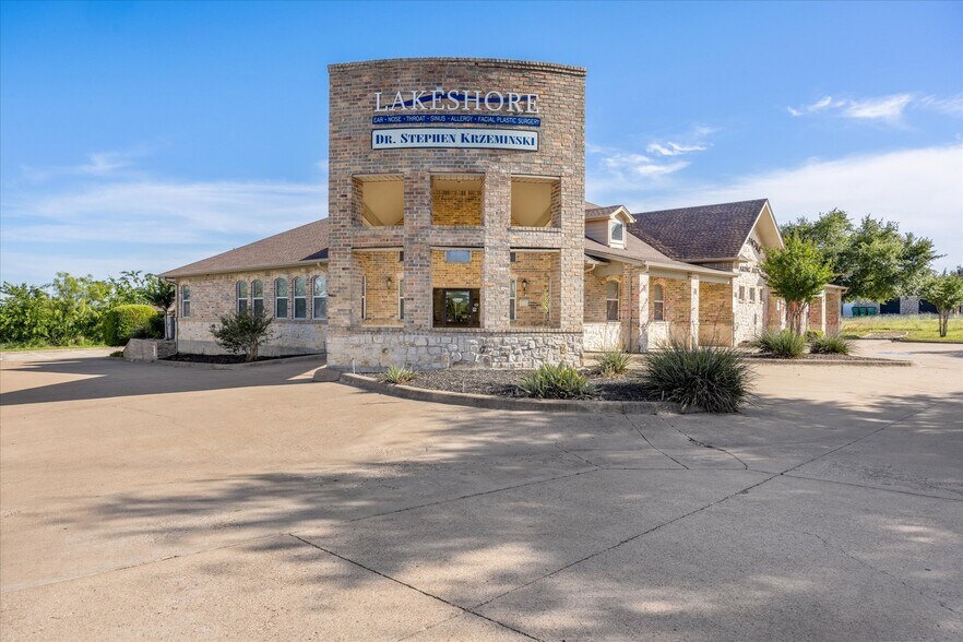More Photos Of 1305 Paluxy Rd, Granbury Medical For Sale