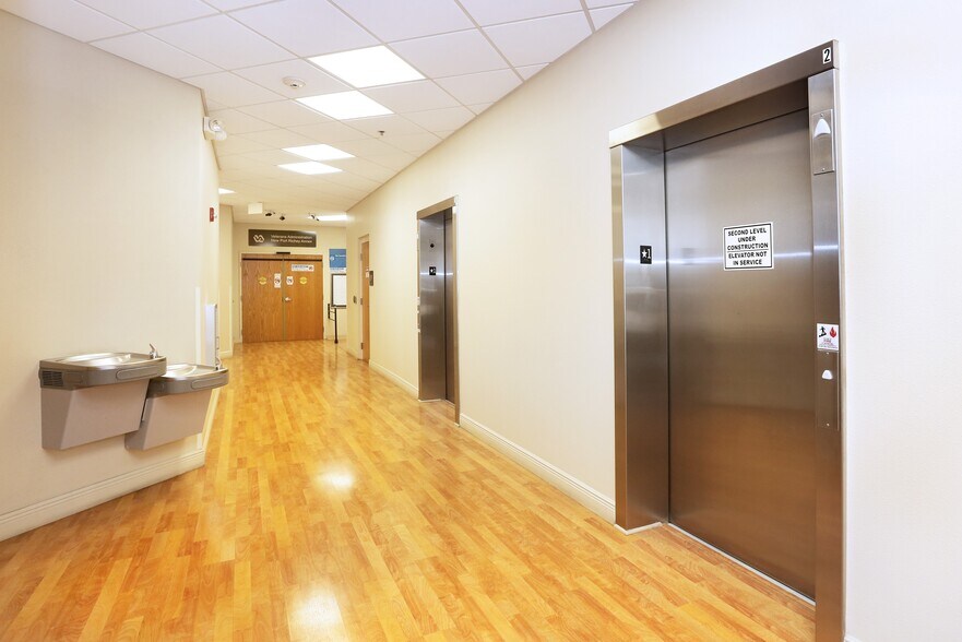 More Photos Of 7701 Little Rd, New Port Richey Medical For Lease