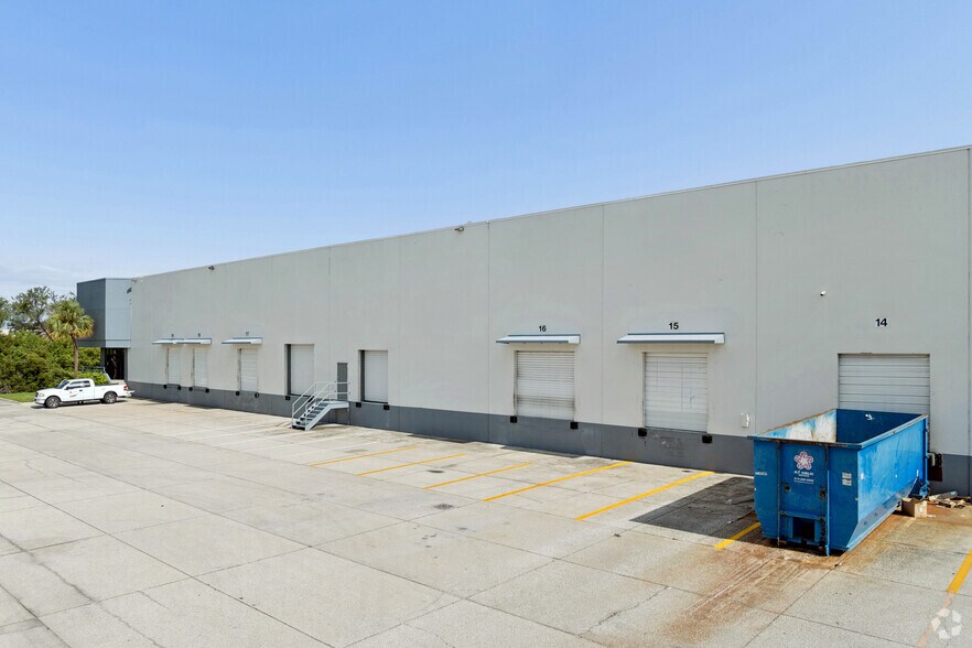 More Photos Of 9862-9876 Currie Davis Dr, Tampa Unknown For Lease