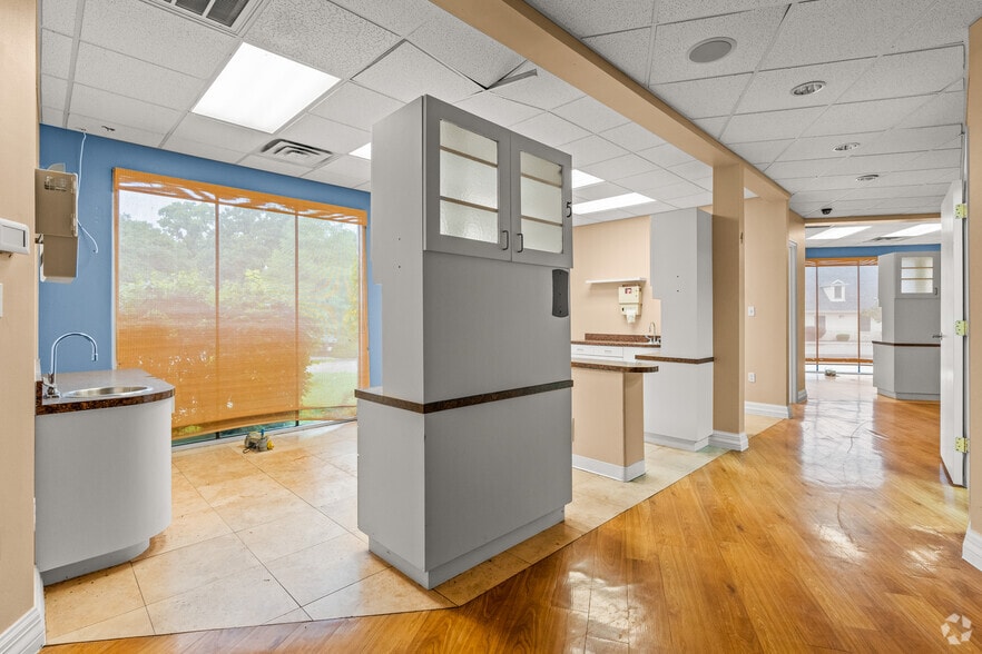 More Photos Of 2628 Matlock Rd, Arlington Medical For Sale