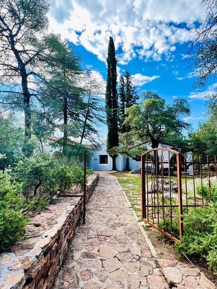 More Photos Of 1170 Rancho Robles Rd, Oracle Hotel For Sale