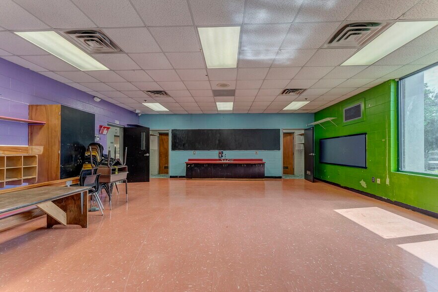 More Photos Of 13 Rome Rd SW, Cave Spring Office For Sale