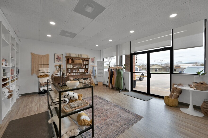 More Photos Of 23233 Snook Ln, Tomball Storefront Retail Office For Lease