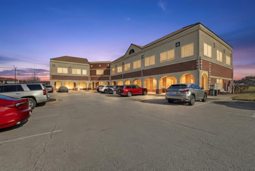 More Photos Of 12710 S Pflumm Rd, Olathe Storefront Retail Office For Lease