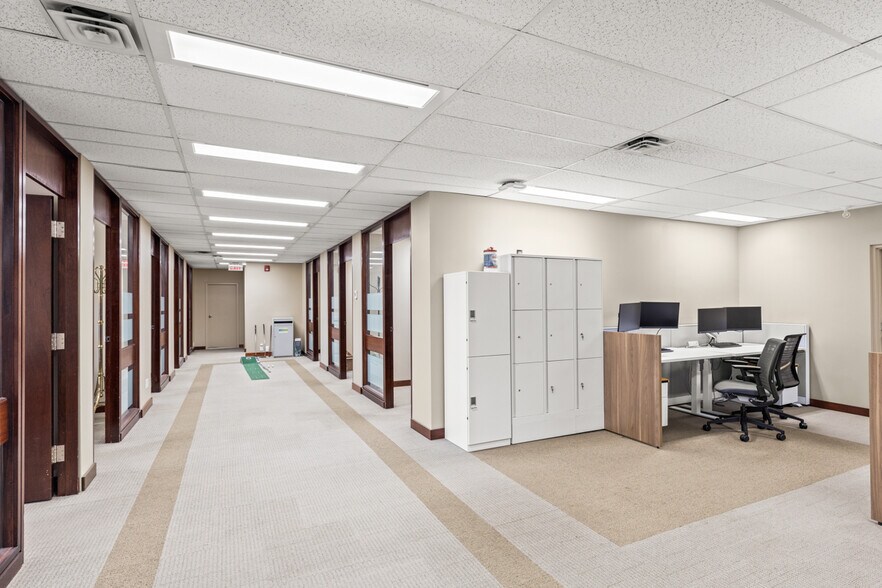 More Photos Of 478 Bernard Av, Kelowna Office For Lease