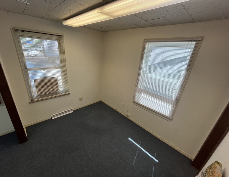 More Photos Of 1510 Glen Ayr Dr, Lakewood Office For Lease