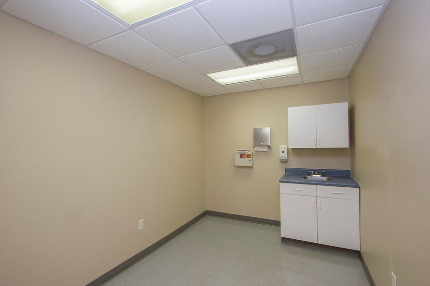 More Photos Of 26 Office Park Dr, Palm Coast Medical For Sale