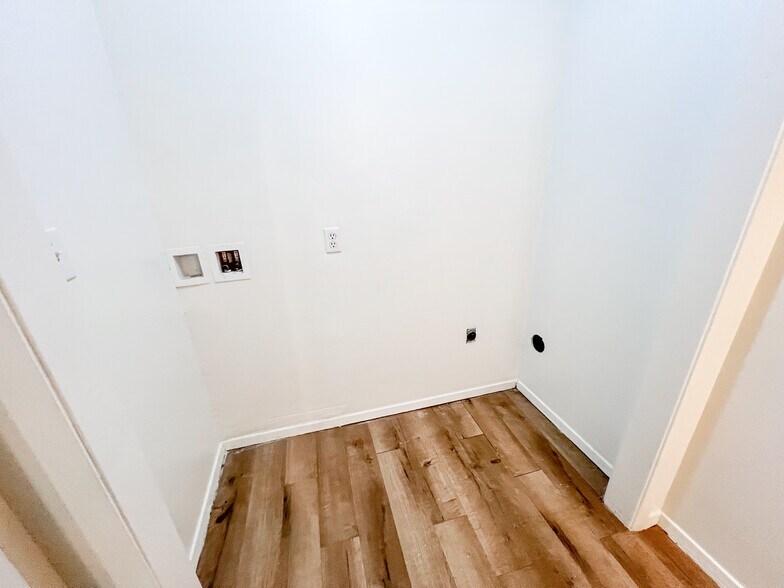 More Photos Of 900 Scurry St, Big Spring Apartments For Sale