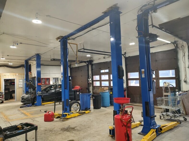 More Photos Of 1369 Main St, Worcester Auto Repair For Sale