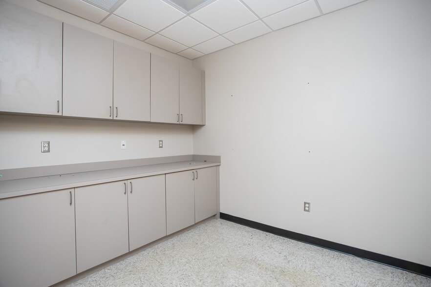 More Photos Of 4400 Dixie Hwy NE, Palm Bay Schools For Sale