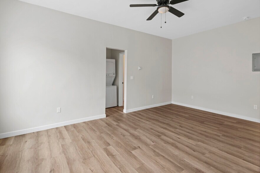 More Photos Of 1827 E 4th St, Long Beach Apartments For Sale