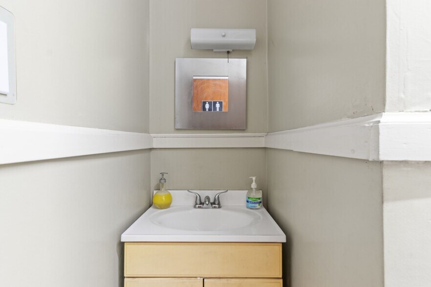 More Photos Of 2819 E South St, Long Beach Warehouse For Sale