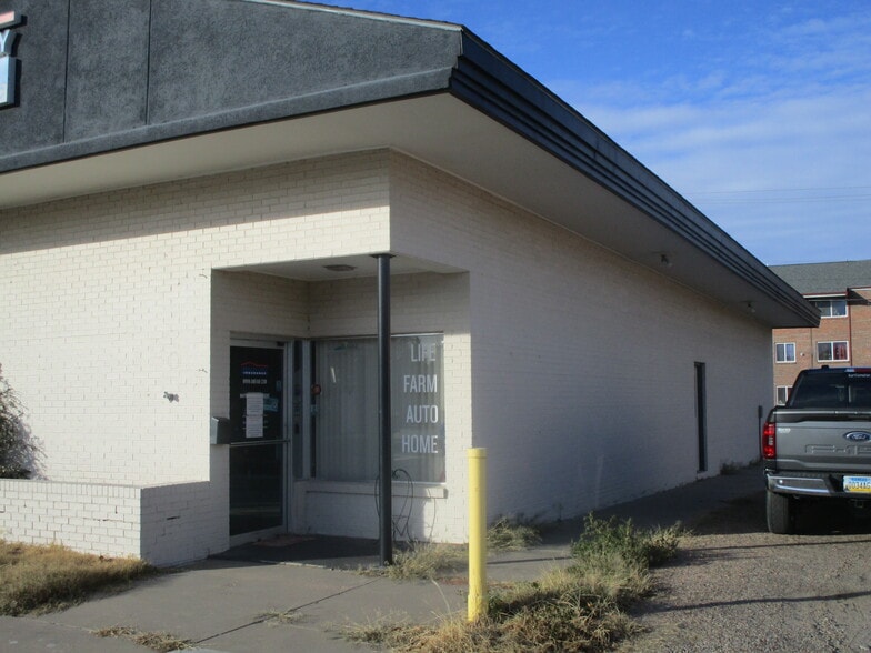 More Photos Of 605 E Kansas Ave, Garden City Office For Sale