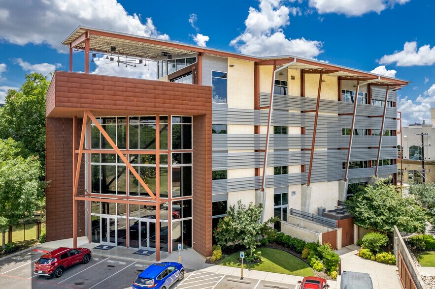 More Photos Of 102 9th St, San Antonio Office For Sale
