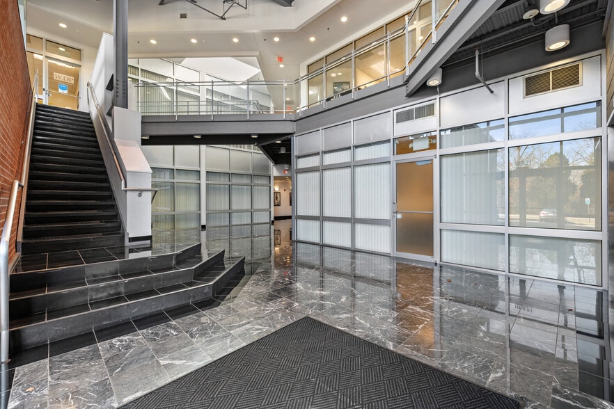 Primary Photo Of 10621 Gateway Blvd, Manassas Office For Lease