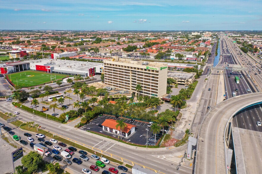 More Photos Of 7707 NW 103rd St, Hialeah Hotel For Sale