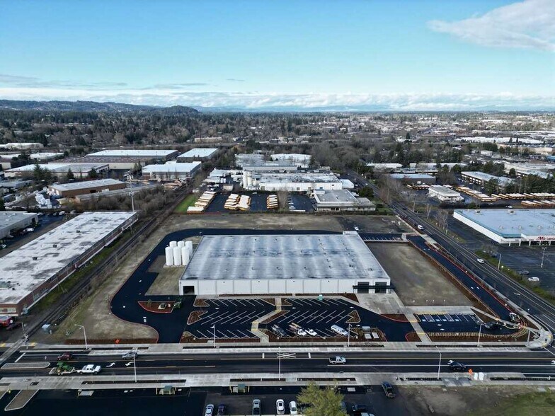 More Photos Of 5051 SW Western Ave, Beaverton Warehouse For Lease