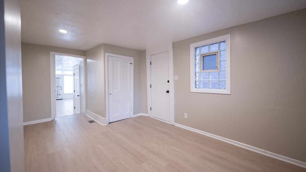 More Photos Of 1017 E Carson St, Pittsburgh Storefront Retail Residential For Lease