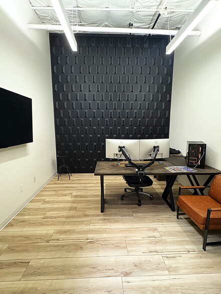 More Photos Of 5915 Edmond St, Las Vegas Office For Sale