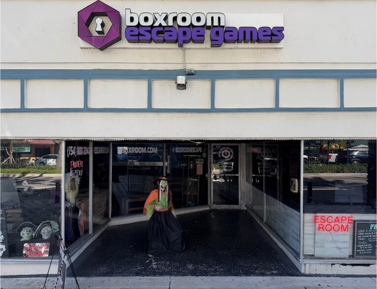 More Photos Of 2032-2050 Hollywood Blvd, Hollywood Restaurant For Lease