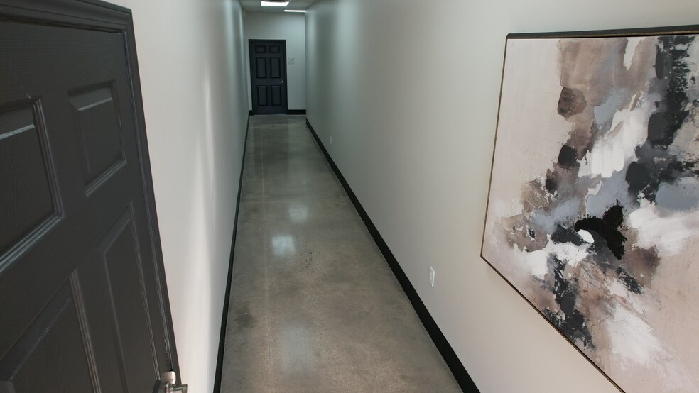 More Photos Of 2001 Club Manor Dr, Maumelle Unknown For Lease